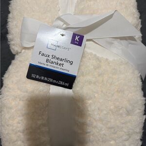 Mainstays Faux Shearling Blanket - White